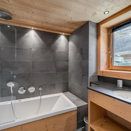 Moderne A Meribel Avec 5 Chambres, Sauna Et Acces Rapide Aux Pistes - Fr-1-566-45 Chalet *