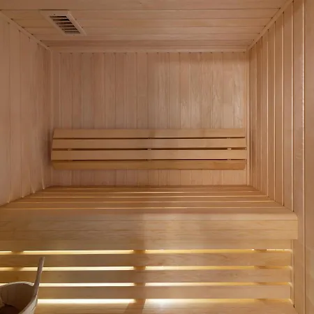 Moderne A Meribel Avec 5 Chambres, Sauna Et Acces Rapide Aux Pistes - Fr-1-566-45 בקתה *